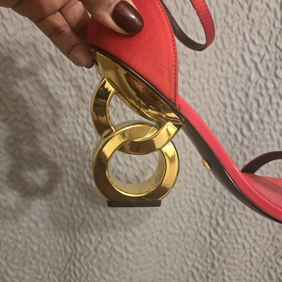 Chic Red Heels with Gold Artistic Design - Picture 9 of 11